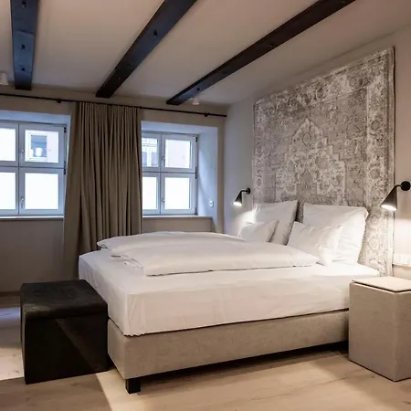 Design Boutique & Goldene Rose Hotel 5*