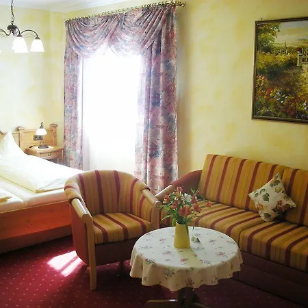 Design Boutique & Goldene Rose Hotel