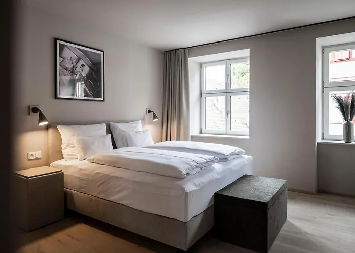 Отель Design Boutique & Goldene Rose Динкельсбюль