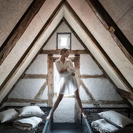 & Goldene Rose Hotel