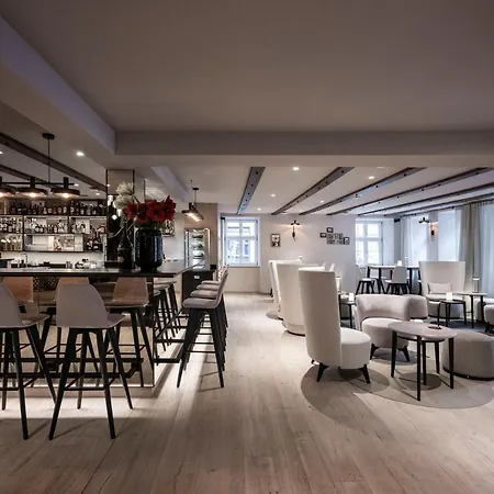 Hotel & Goldene Rose 5*