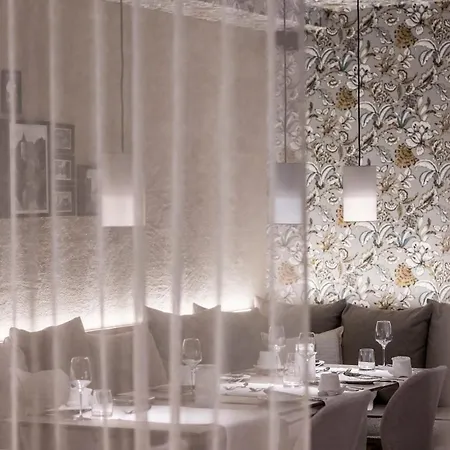 מלון Design Boutique & Goldene Rose - Adults Only 5*