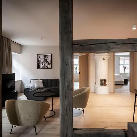 & Goldene Rose Hotel