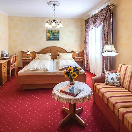 Szálloda Design Boutique & Goldene Rose 5*