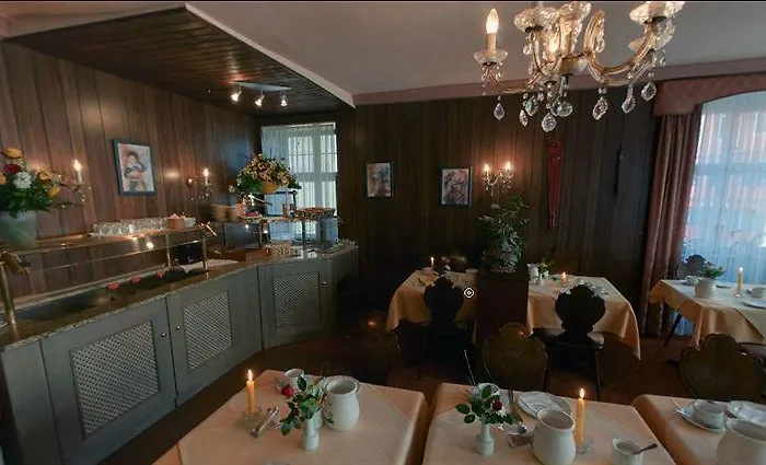 Design Boutique & Goldene Rose فندق دينكلسبهل